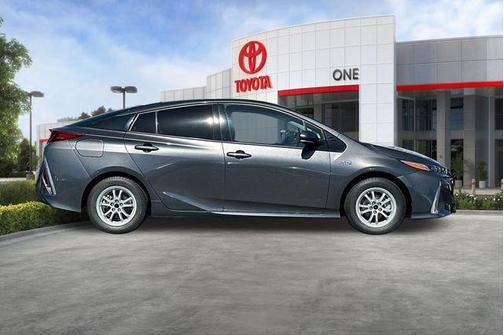 White 2018 Toyota Prius Prime Plus