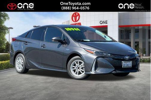 White 2018 Toyota Prius Prime Plus