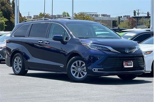 2021 Toyota Sienna XLE