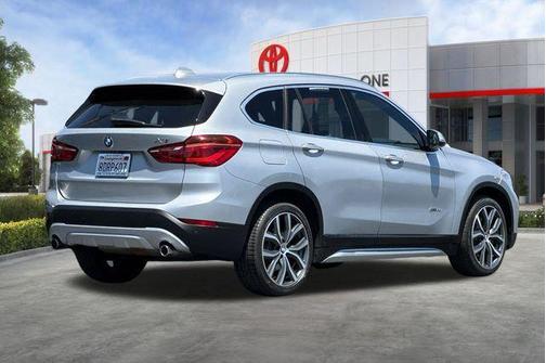 Glacier Silver Metallic 2018 BMW X1 sDrive28i