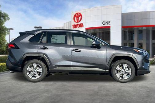 2025 Toyota RAV4 Hybrid LE