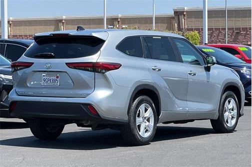 2023 Toyota Highlander LE