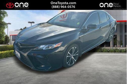 2018 Toyota Camry SE