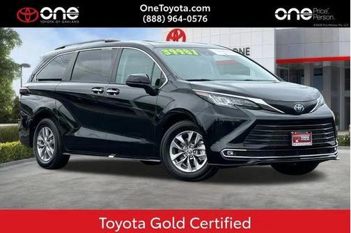 Midnight Black Metallic 2023 Toyota Sienna XLE