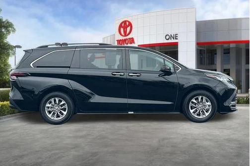 Midnight Black Metallic 2023 Toyota Sienna XLE
