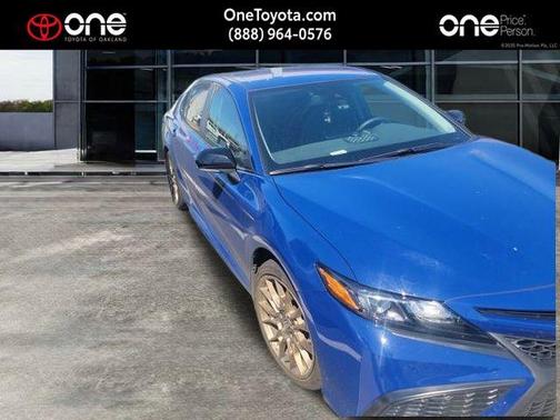 2024 Toyota Camry Hybrid SE
