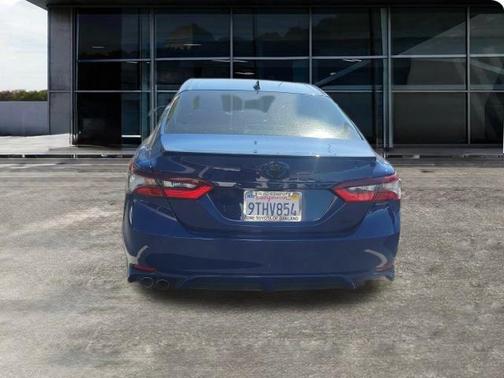 2024 Toyota Camry Hybrid SE