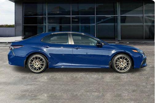 2024 Toyota Camry Hybrid SE