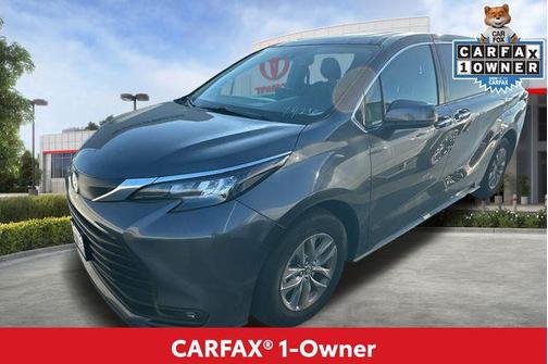 2025 Toyota Sienna XLE
