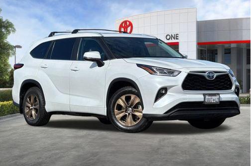 2023 Toyota Highlander Hybrid XLE