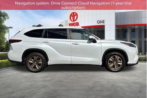 2023 Toyota Highlander Hybrid XLE