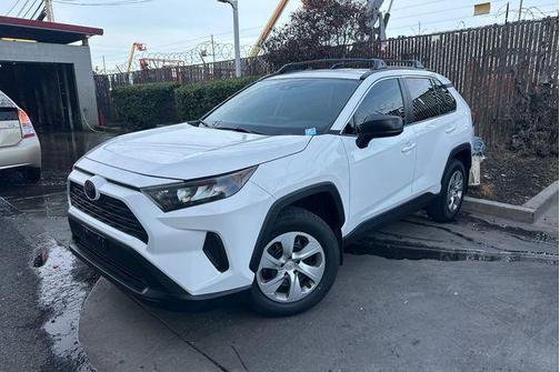 2020 Toyota RAV4 LE