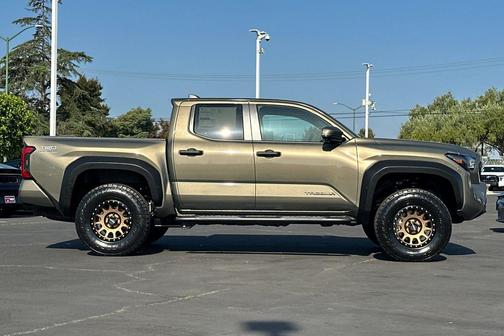 2025 Toyota Tacoma TRD Off Road