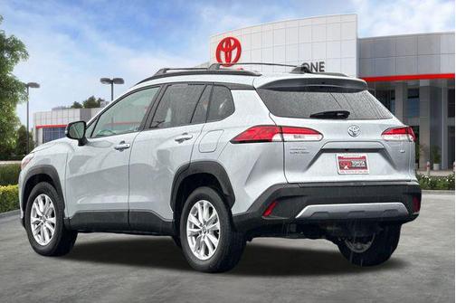 2025 Toyota Corolla Cross LE