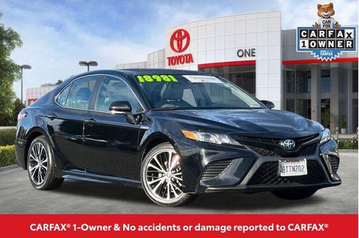 2020 Toyota Camry SE