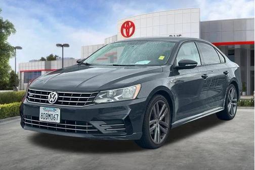 2018 Volkswagen Passat 2.0T R-Line