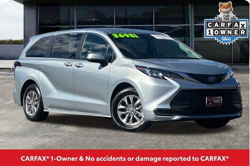 2023 Toyota Sienna LE