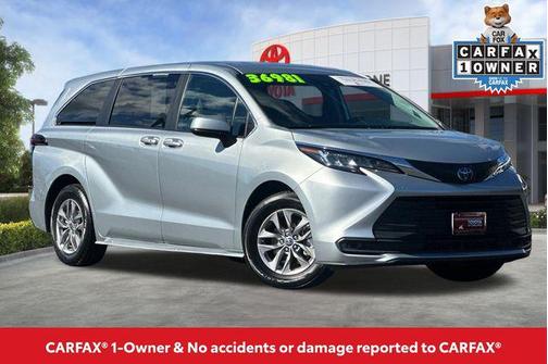 2023 Toyota Sienna LE