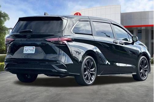 Midnight Black Metallic 2021 Toyota Sienna XSE 7 Passenger