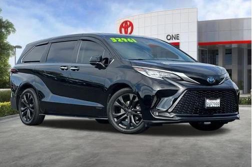 Midnight Black Metallic 2021 Toyota Sienna XSE 7 Passenger