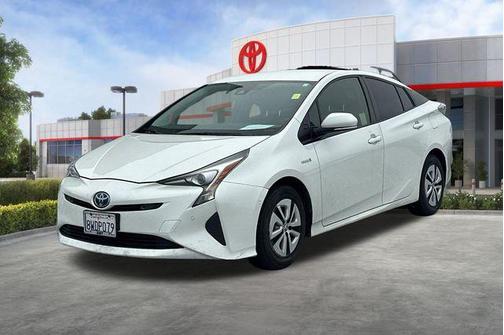 Blizzard Pearl 2017 Toyota Prius Three