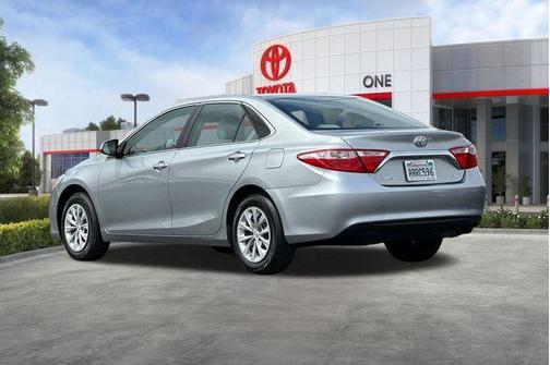 Celestial Silver Metallic 2017 Toyota Camry LE