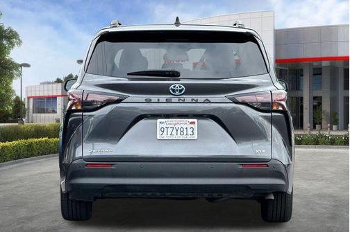 2025 Toyota Sienna XLE