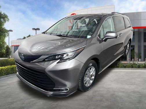 Predawn Gray Mica 2024 Toyota Sienna XLE