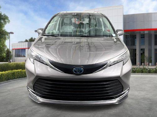 Predawn Gray Mica 2024 Toyota Sienna XLE