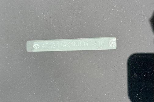 Ice 2022 Toyota Camry SE