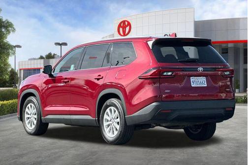 2025 Toyota Highlander LE