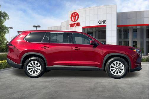 2025 Toyota Highlander LE