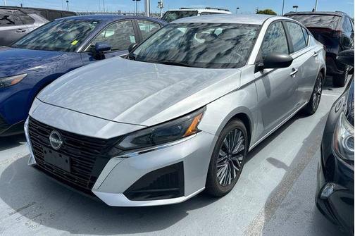 Brilliant Silver Metallic 2024 Nissan Altima 2.5 SV