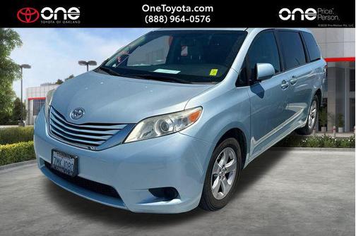 Sky Blue Pearl 2016 Toyota Sienna LE