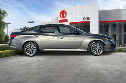 Gun Metallic 2024 Nissan Altima 2.5 SV