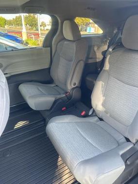 2021 Toyota Sienna LE