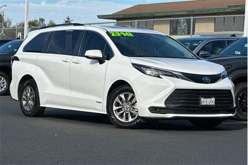 2021 Toyota Sienna LE
