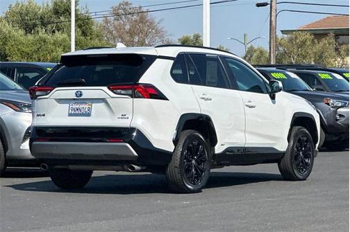 2024 Toyota RAV4 Hybrid SE