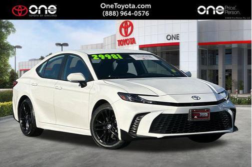 2025 Toyota Camry SE