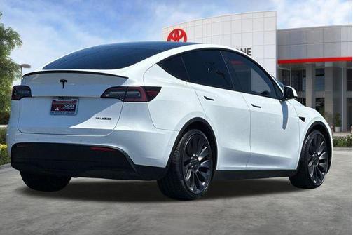 Pearl White Multi-Coat 2022 Tesla Model Y Performance Dual Motor All-Wheel Drive
