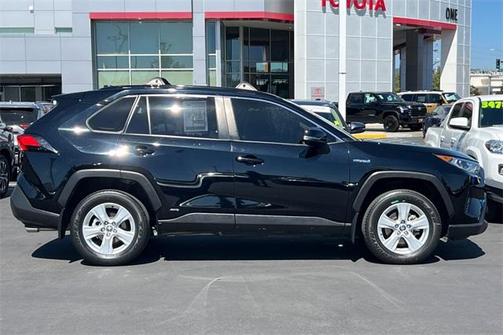 2021 Toyota RAV4 Hybrid XLE