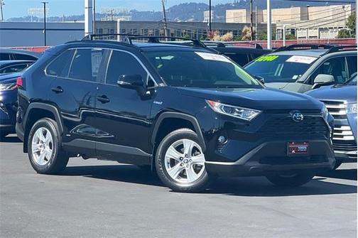 2021 Toyota RAV4 Hybrid XLE