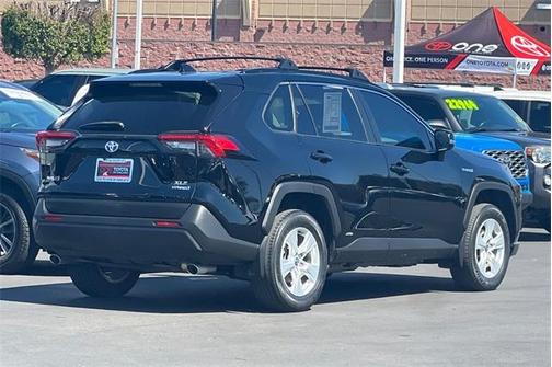 2021 Toyota RAV4 Hybrid XLE