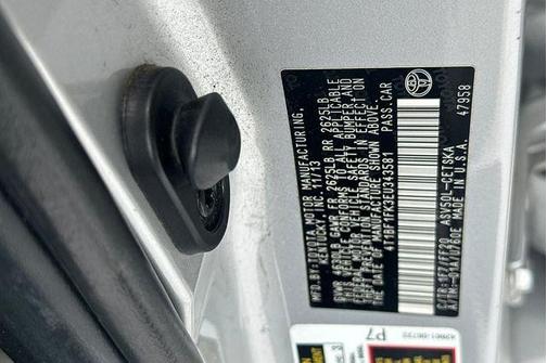 Classic Silver Metallic 2014 Toyota Camry SE