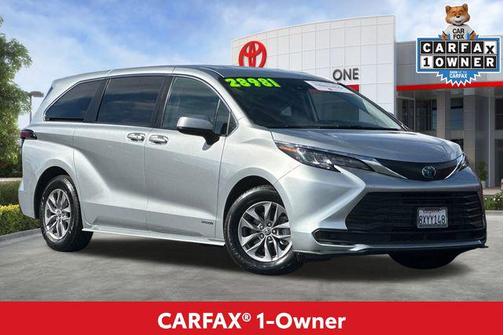 2021 Toyota Sienna LE