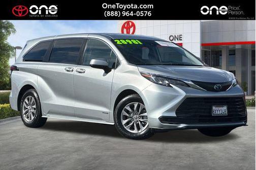 2021 Toyota Sienna LE