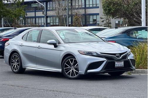 2023 Toyota Camry SE