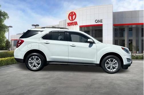 White 2017 Chevrolet Equinox 1LT