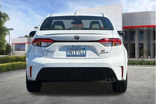 Ice Cap 2024 Toyota Corolla Hybrid SE