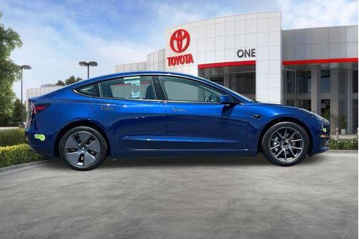 Deep Blue Metallic 2023 Tesla Model 3 Standard Range